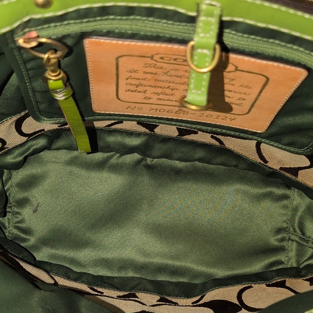 Coach Signature C Tote With Green Apple Patent Leather Trim 2006 Style 10124 - Picture 14 of 14